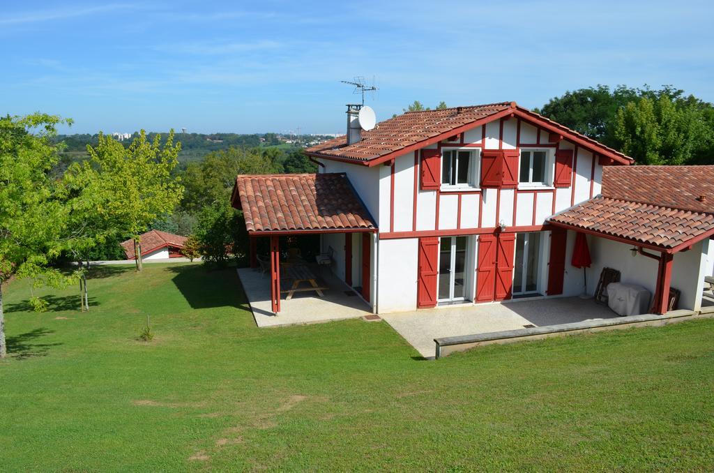 Les Villas d'Harri-Xuria Saint-Pierre-dʼIrube Exterior foto